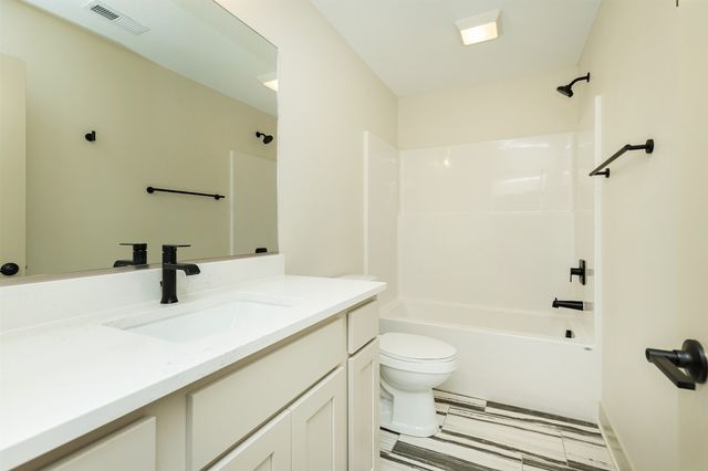 6641 River Bend Drive, Johnston, IA 50131