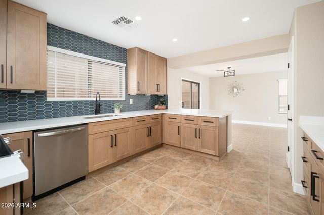 9575 N 82ND Lane, Peoria, AZ 85345