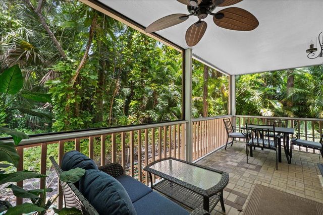 221 Brackenwood Terrace, Palm Beach Gardens, FL 33418