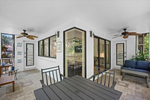 221 Brackenwood Terrace, Palm Beach Gardens, FL 33418