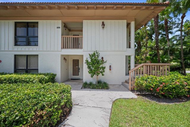 221 Brackenwood Terrace, Palm Beach Gardens, FL 33418