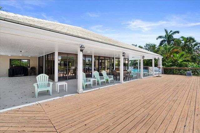 221 Brackenwood Terrace, Palm Beach Gardens, FL 33418