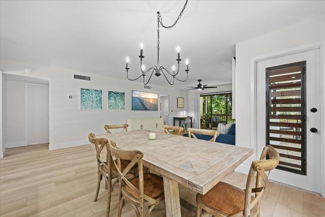 221 Brackenwood Terrace, Palm Beach Gardens, FL 33418