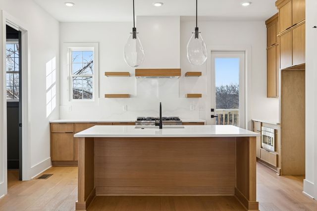 904 Douglas Ave, Nashville, TN 37206