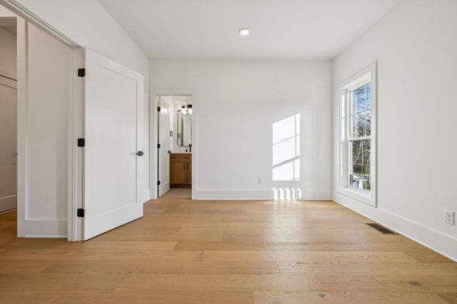 904 Douglas Ave, Nashville, TN 37206