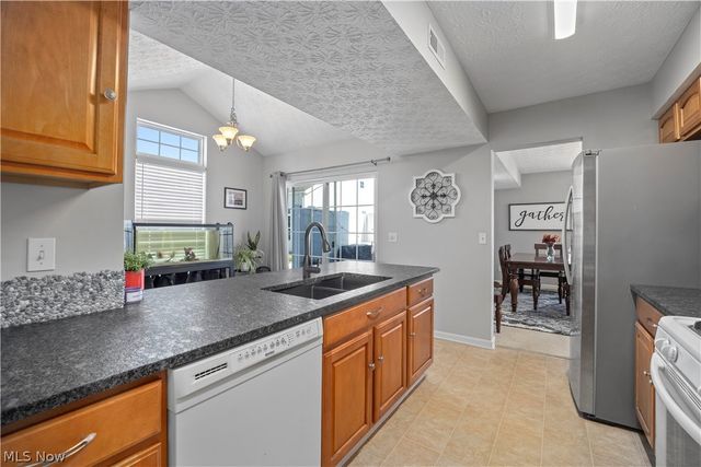 27226 S Emerald Oval, Olmsted Twp, OH 44138