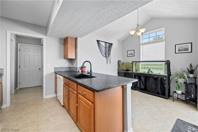 27226 S Emerald Oval, Olmsted Twp, OH 44138