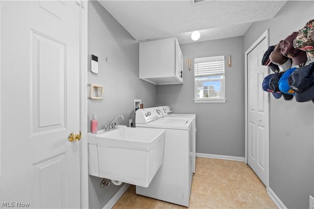 27226 S Emerald Oval, Olmsted Twp, OH 44138