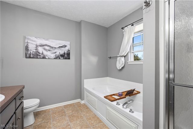 27226 S Emerald Oval, Olmsted Twp, OH 44138