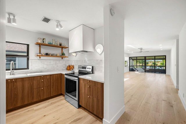 13921 Royal Palm Court B, Delray Beach, FL 33484