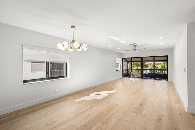 13921 Royal Palm Court B, Delray Beach, FL 33484