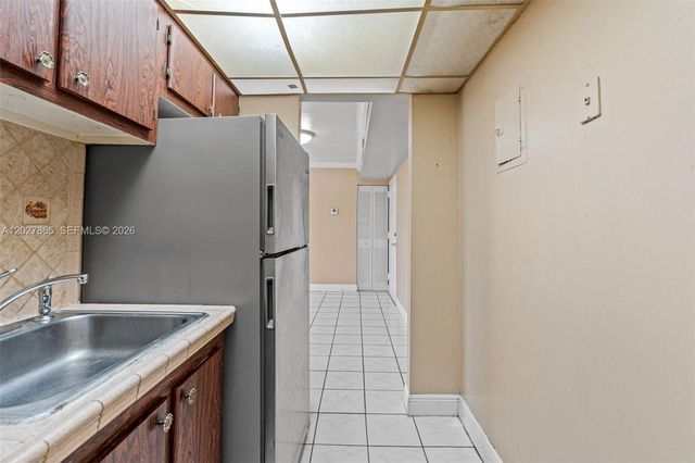 4713 NW 7th St 404-1, Miami, FL 33126