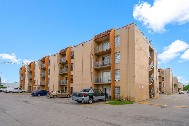 4713 NW 7th St 404-1, Miami, FL 33126