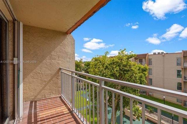 4713 NW 7th St 404-1, Miami, FL 33126