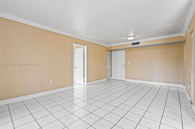 4713 NW 7th St 404-1, Miami, FL 33126