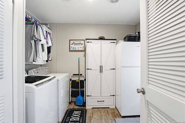 126 COUNTY ROAD 157, Floresville, TX 78114