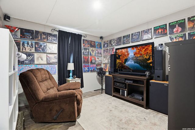 126 COUNTY ROAD 157, Floresville, TX 78114