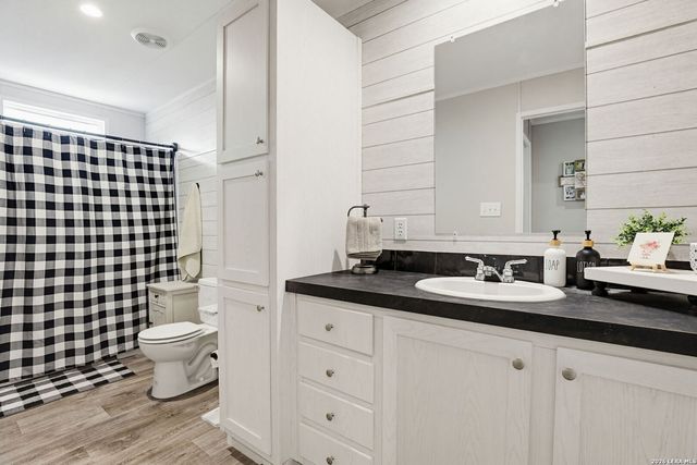 126 COUNTY ROAD 157, Floresville, TX 78114