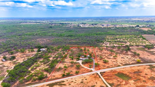 126 COUNTY ROAD 157, Floresville, TX 78114