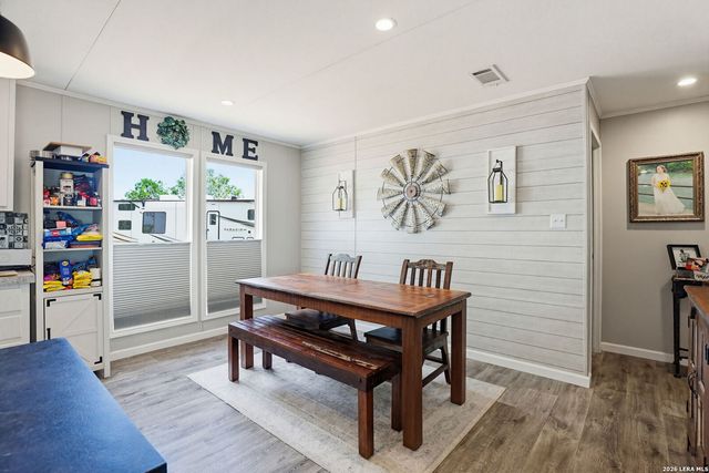 126 COUNTY ROAD 157, Floresville, TX 78114