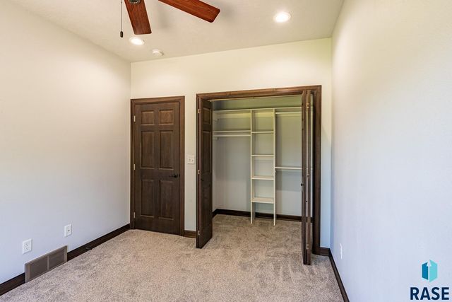 220 N Elm St Street, Lennox, SD 57039