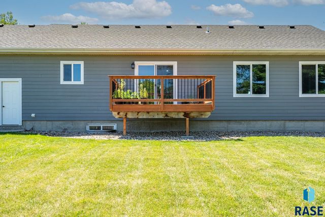 220 N Elm St Street, Lennox, SD 57039