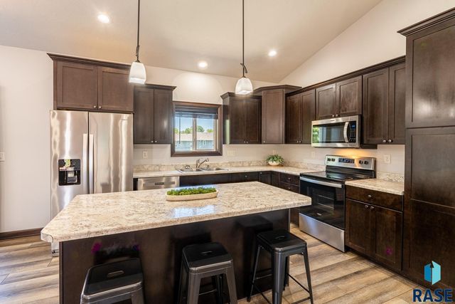 220 N Elm St Street, Lennox, SD 57039