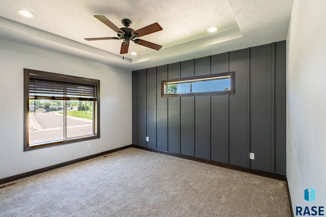 220 N Elm St Street, Lennox, SD 57039