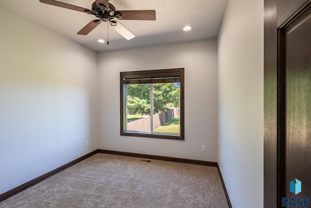 220 N Elm St Street, Lennox, SD 57039