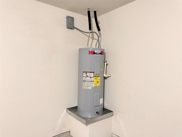 302 Connecticut Street, Houston, TX 77029