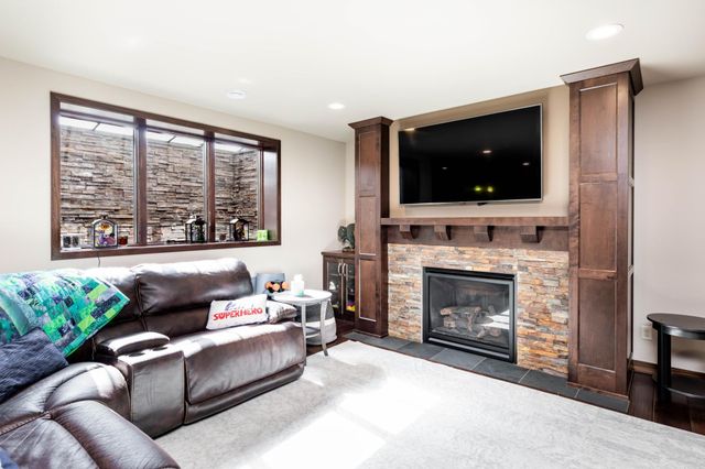 319 50th Place W, West Fargo, ND 58078