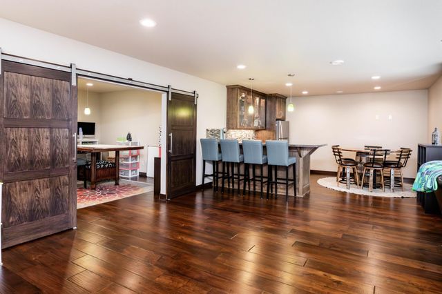 319 50th Place W, West Fargo, ND 58078