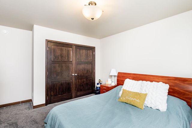 319 50th Place W, West Fargo, ND 58078