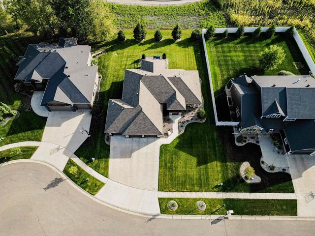 319 50th Place W, West Fargo, ND 58078