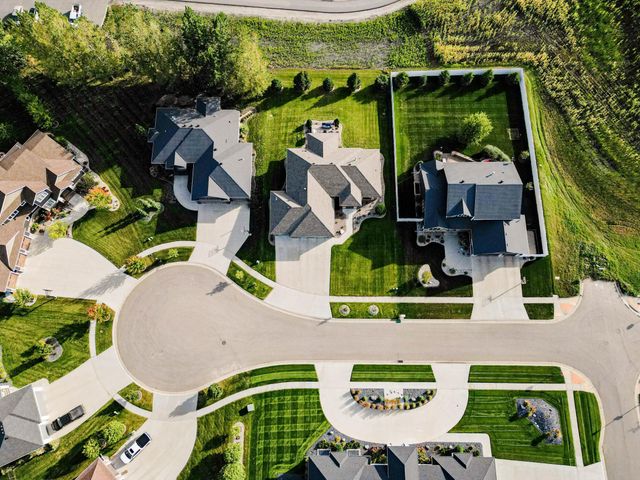 319 50th Place W, West Fargo, ND 58078