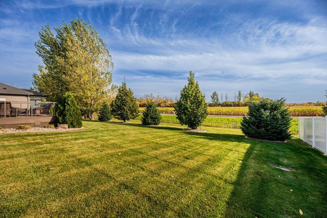 319 50th Place W, West Fargo, ND 58078