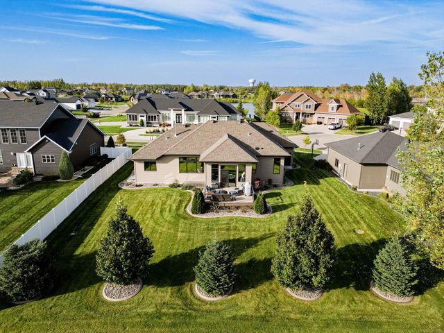 319 50th Place W, West Fargo, ND 58078