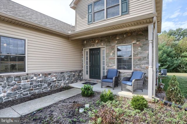 121 ANNA LN, Elizabethtown, PA 17022