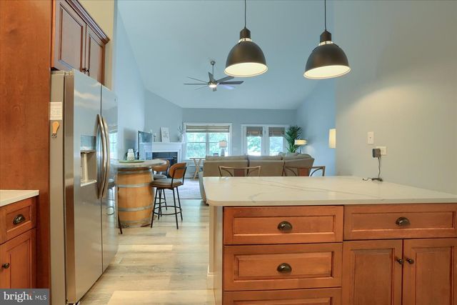 121 ANNA LN, Elizabethtown, PA 17022
