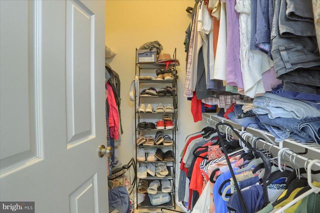 121 ANNA LN, Elizabethtown, PA 17022