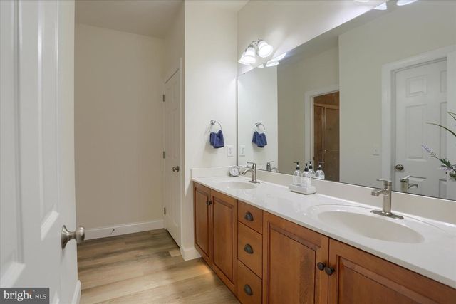 121 ANNA LN, Elizabethtown, PA 17022