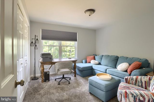 121 ANNA LN, Elizabethtown, PA 17022