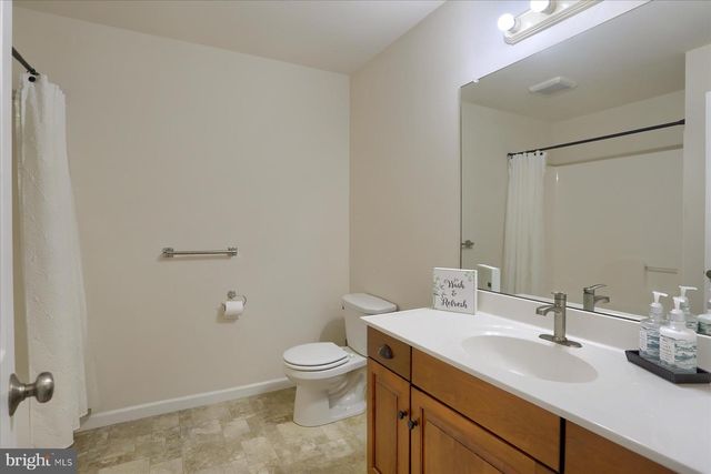 121 ANNA LN, Elizabethtown, PA 17022