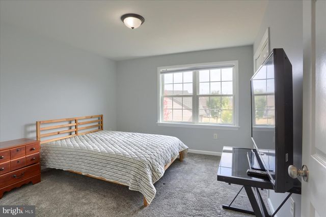 121 ANNA LN, Elizabethtown, PA 17022