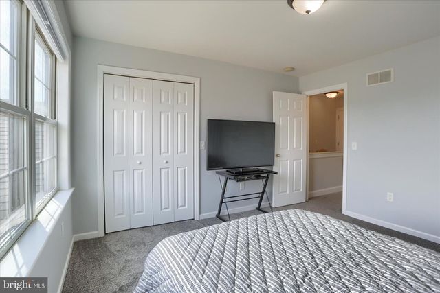 121 ANNA LN, Elizabethtown, PA 17022