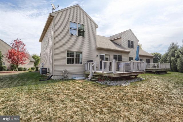 121 ANNA LN, Elizabethtown, PA 17022