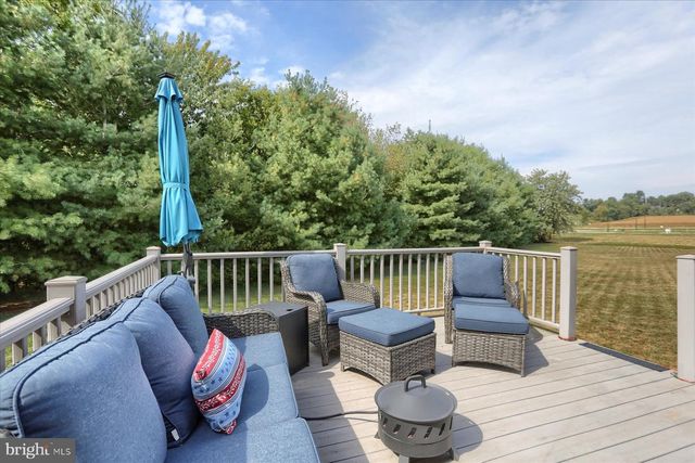121 ANNA LN, Elizabethtown, PA 17022