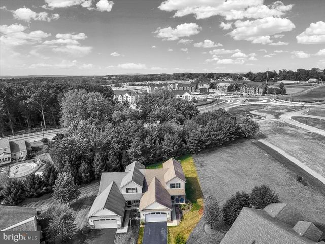 121 ANNA LN, Elizabethtown, PA 17022