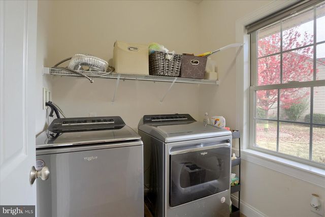121 ANNA LN, Elizabethtown, PA 17022