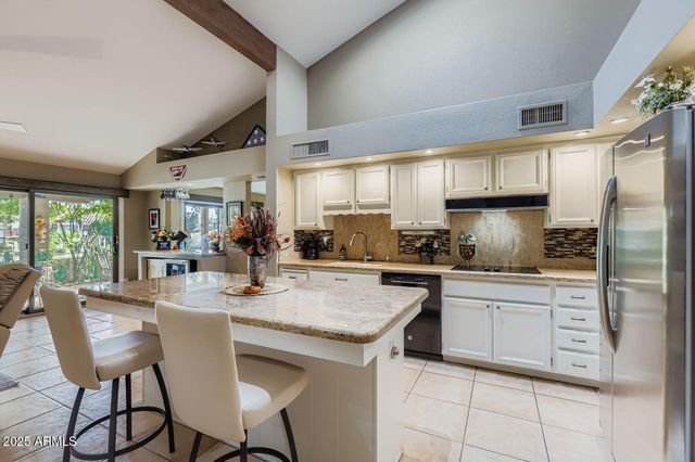 10437 E COCHISE Avenue, Scottsdale, AZ 85258